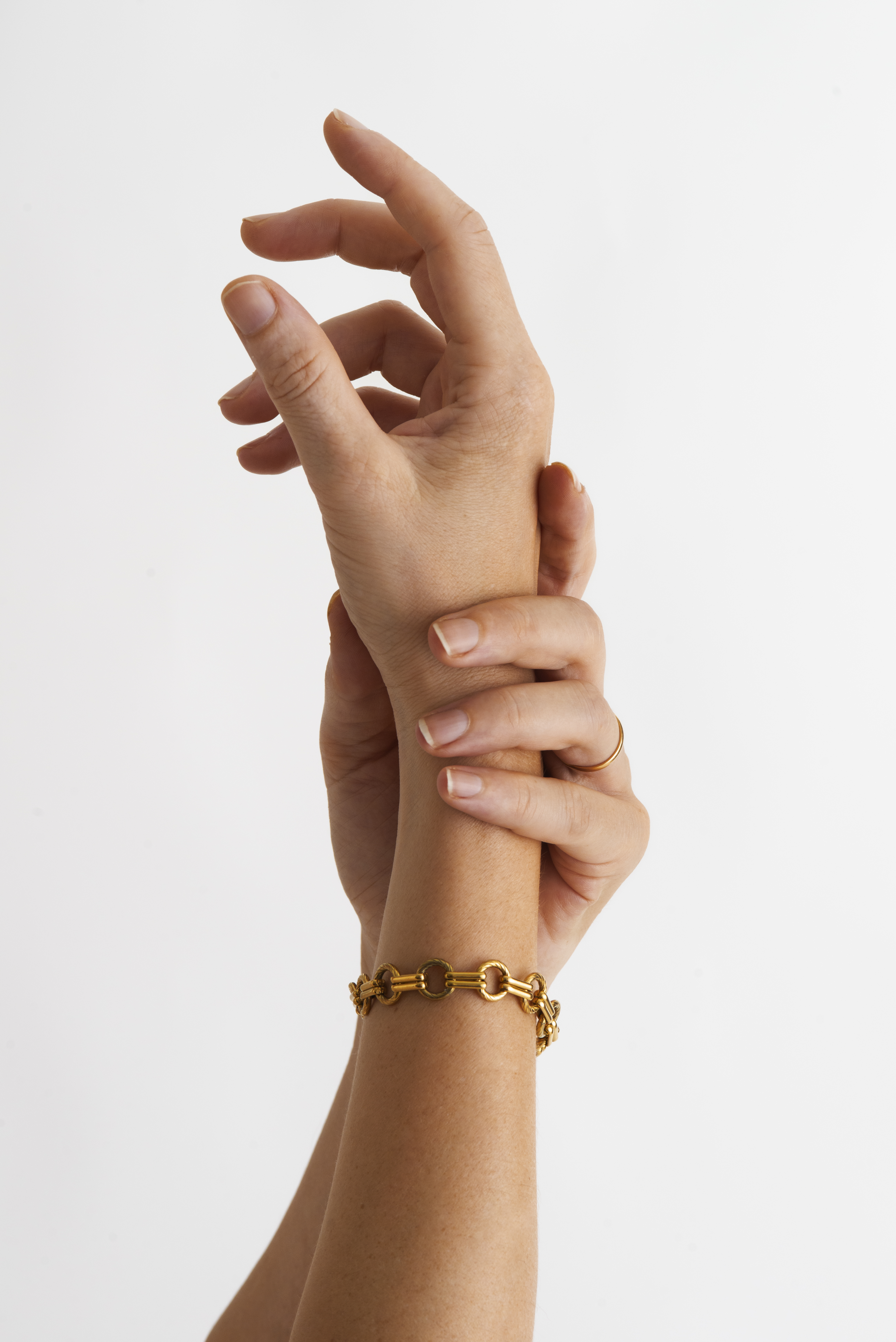 Circle Chained Gold Bracelet