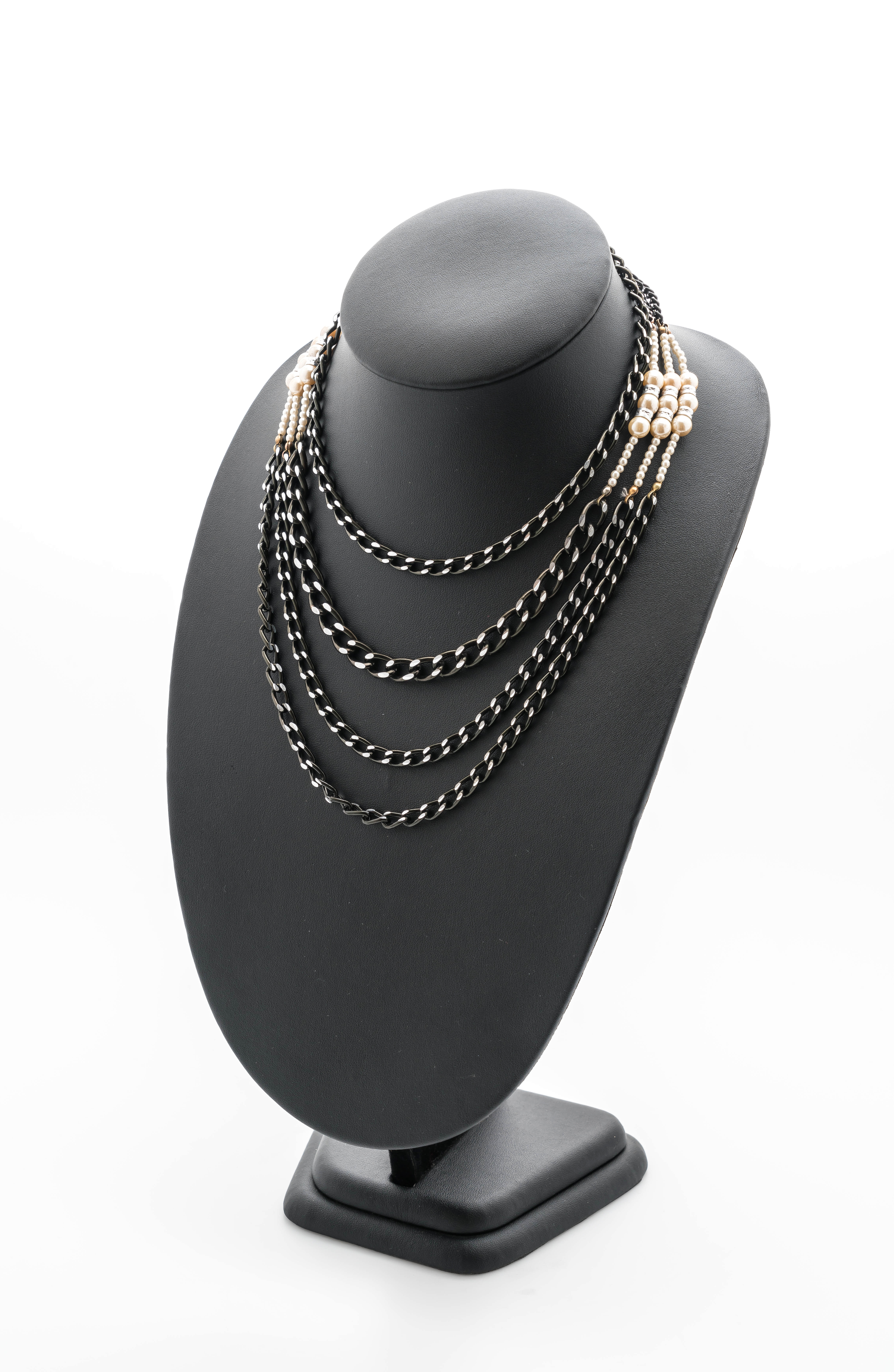 Pearly Chained Necklace